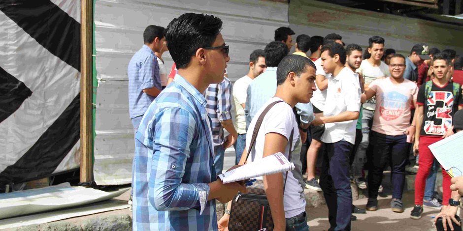 غياب 101 طالبا عن امتحان اللغة الأجنبية الأولى في سوهاج 