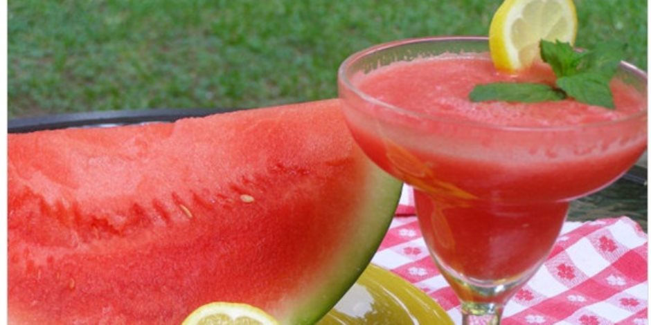 عصير البطيخ والليمون في السحور يمنح الجسم الرطوبة بنهار رمضان 