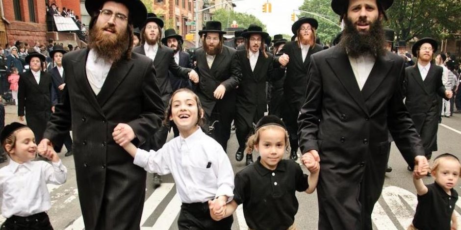اليهود المتشددين في نيويورك يحتجون على قانون التجنيد بالجيش الإسرائيلي