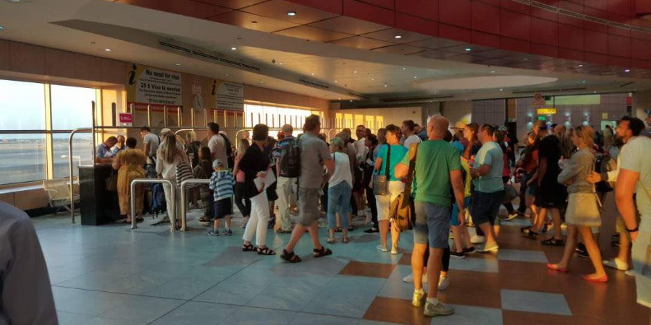 وصول 150 سائحا تشيكيا لمطار شرم الشيخ الدولي بعد توقف عام و9 أشهر