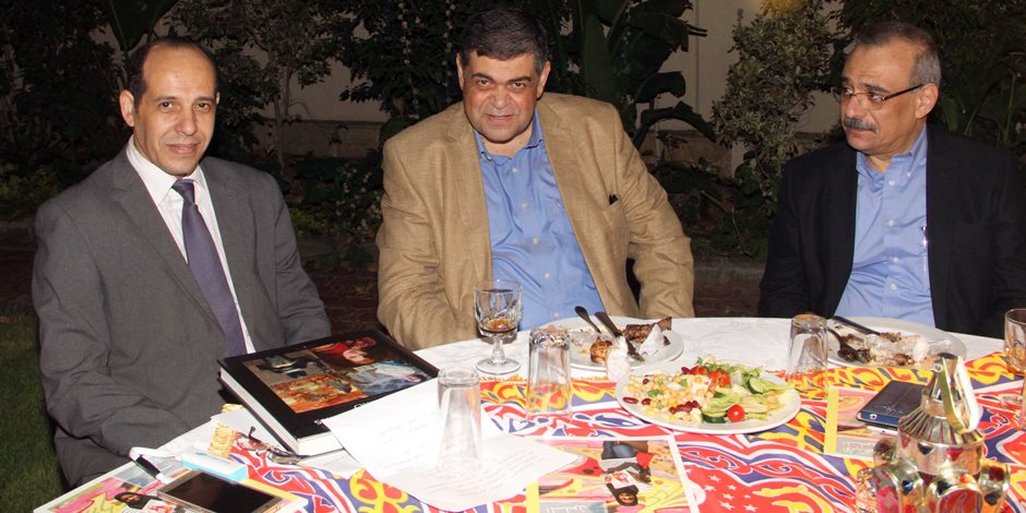 أحمد درويش وأشرف حاتم في حفل سحور المستشار الثقافي الأمريكي (صور)