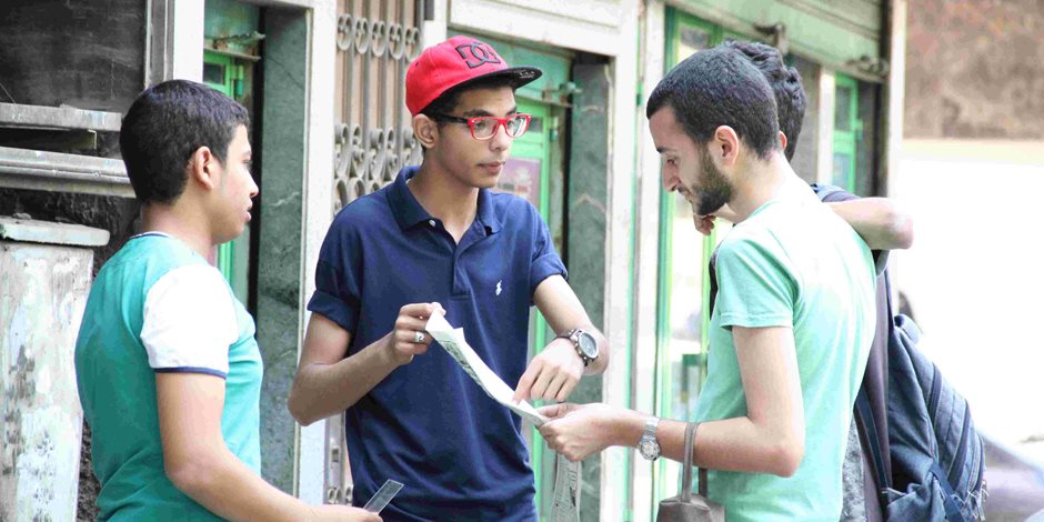 الداخلية تضبط طالبًا لتدشينه مجموعات عبر "واتس آب" لتسريب الامتحانات