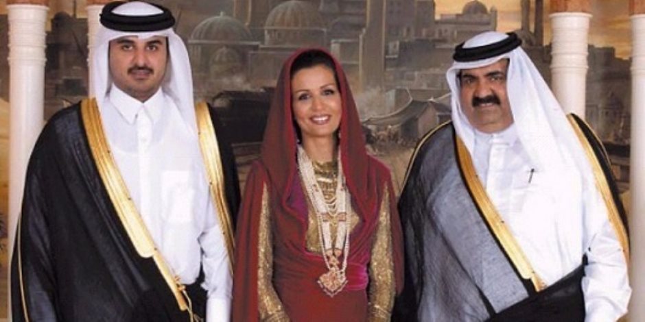 مفاجأة.. صفقة سياسية ومالية «فاسدة» وراء زواج موزة من حاكم قطر السابق 