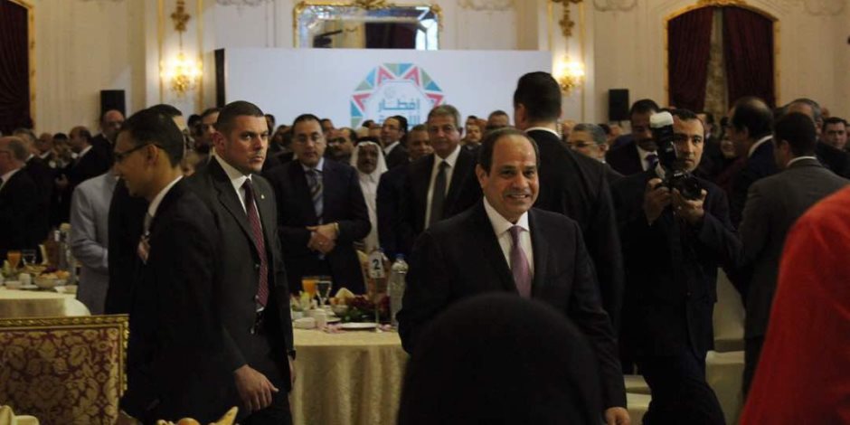 الرئيس السيسي يحضر حفل إفطار الأسرة المصرية (فيديو وصور)