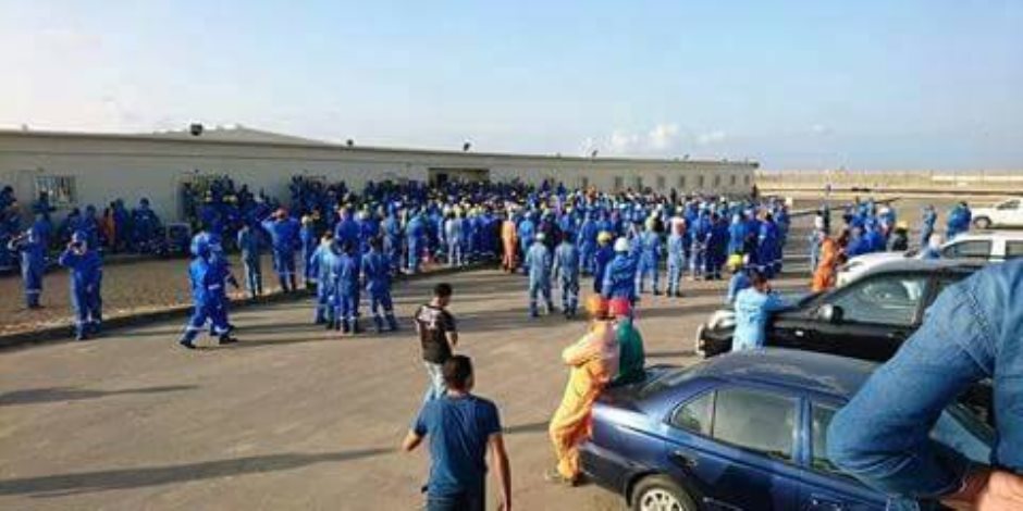 تجمهر عمال حقل «ظهر» ببورسعيد اعتراضاً على أجازة العيد