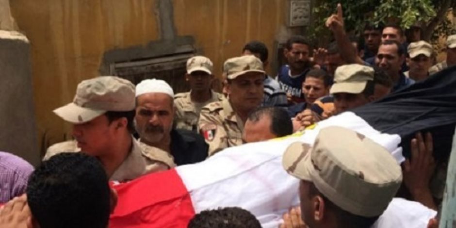 أهالى قرية " قشطوخ " بالمنوفية يشيعون شهيد الشرطة بشمال سيناء