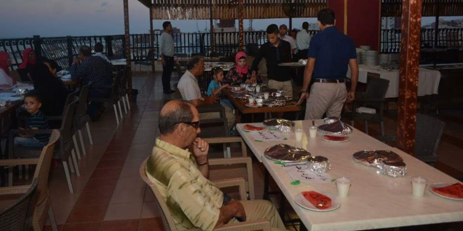 نقابة «مهندسي الإسكندرية» تقيم حفل إفطار جماعي لأعضائها بمطروح (صور) 