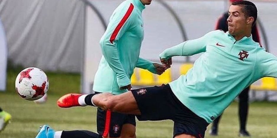 رونالدو يشارك في تدريبات البرتغال قبل لقاء نيوزيلندا في كأس القارات (صور)