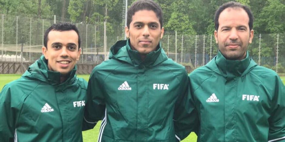 طاقم سعودي يدير مباراة روسيا والمكسيك في كأس القارات