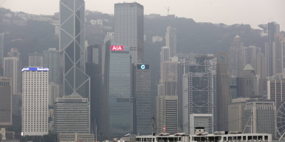هونج كونج تستعد للعاصفة «هاتو» والسلطات تلغي رحلات جوية