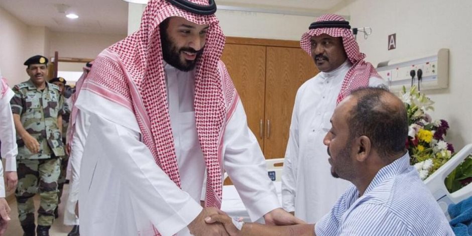 محمد بن سلمان يزور مصابي رجال الأمن في هجوم الحرم المكي (صور) محمد بن سلمان يزور مصابي رجال الأمن في هجوم الحرم المكي (صور)