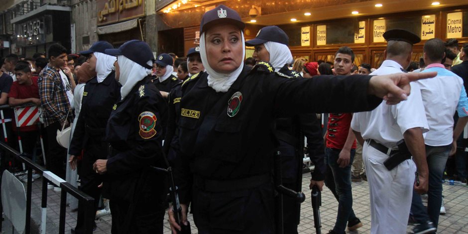الشرطة النسائية «تصطاد المتحرشين» من أمام سينمات وسط البلد (صور)