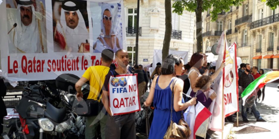 مظاهرات بالشانزليزيه ضد «تميم» (فيديو وصور)