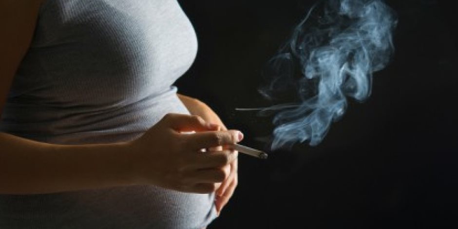 لصقات النيكوتين التعويضية أكثر أمناً للحامل غير القادرة الإقلاع عن التدخين