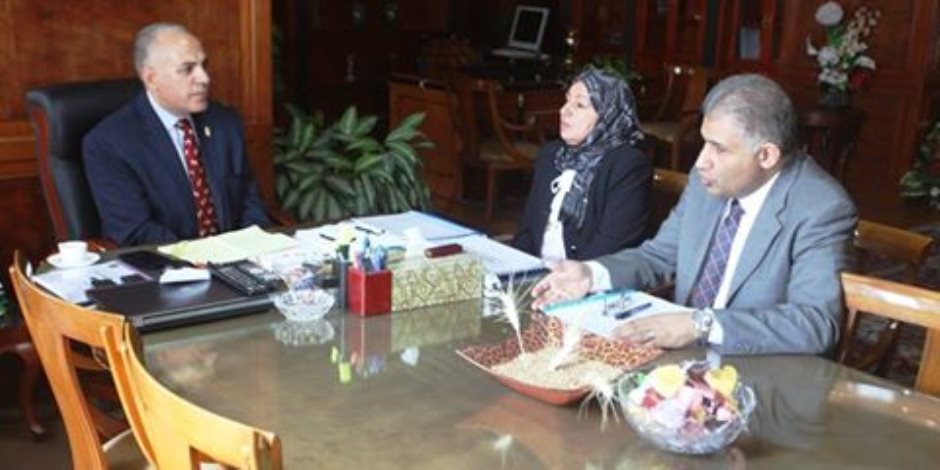 اجتماع وزير الري مع مدير عام صرف الدقهلية للإطلاع على نتائج المرور أثناء العيد