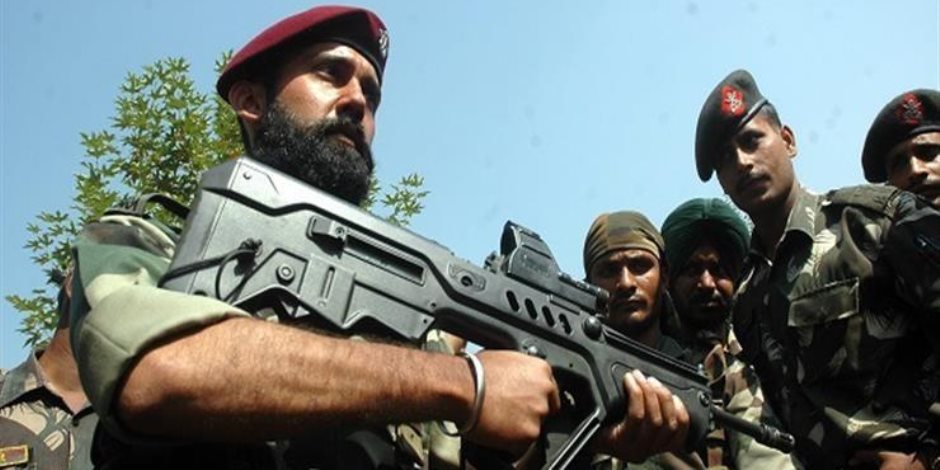 باكستان: مقتل جندى ومدنيين بنيران هندية فى كشمير