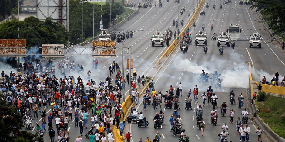 مصرع متظاهرين اثنين مع تواصل الاحتجاجات في فنزويلا