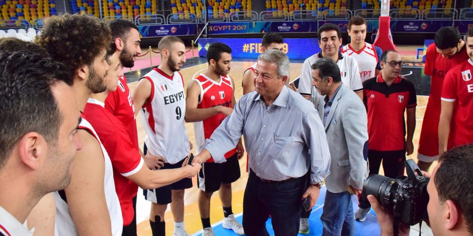 وزير الرياضة يلتقى لاعبى المنتخب الوطنى لكرة السلة (صور)