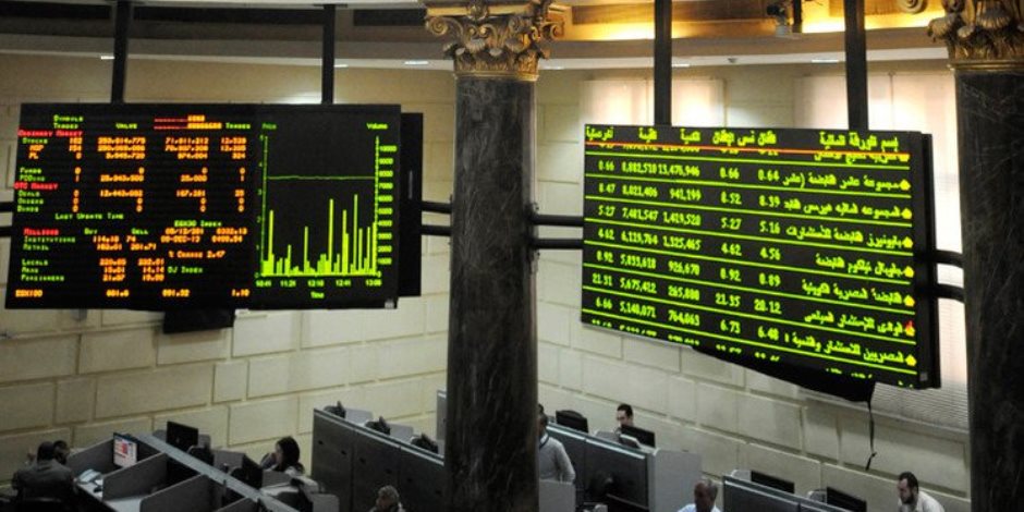 قطار سريع على قضبان حرّة.. القطاع الخاص يقود اقتصاد مصر في العام المالي الجديد