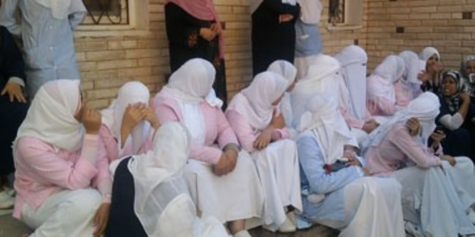 23 ممرضة يعتصمن بمبنى صحة كفر الشيخ للمطالبة بنقلهن لمستشفى بيلا 