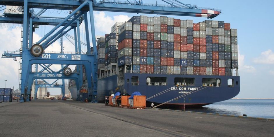 ميناء دمياط يستقبل 9 سفن حاويات وبضائع عامة