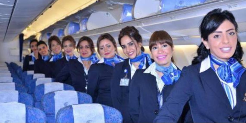 مضيفة مصر للطيران تروي تفاصيل ساعات الرعب بسبب سوء الطقس 