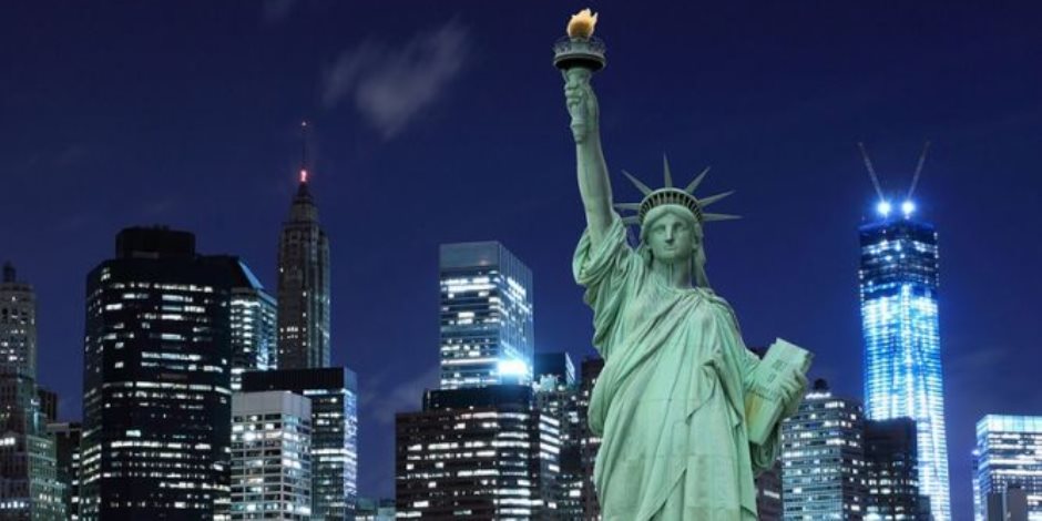 فى ذكرى إقامة تمثال الحرية بنيويورك..البشر عادة لا يقيمون التماثيل إلا للموتى
