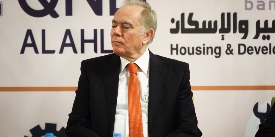 رئيس بنك القاهرة: لا نية لرفع الفائدة على قروض المشروعات الصغيرة