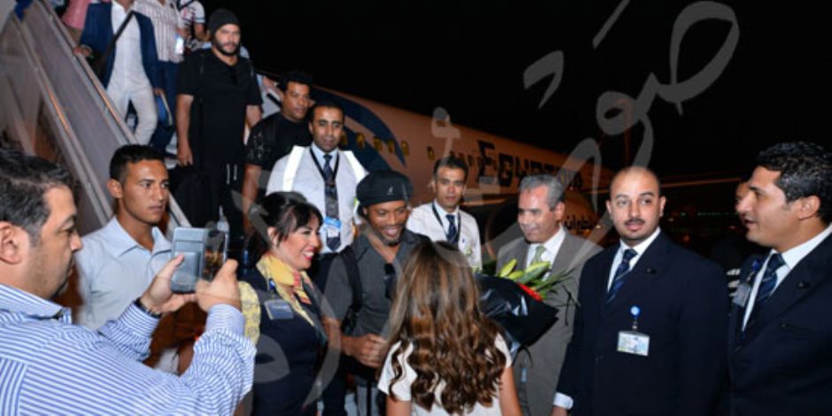 «رونالدينيو» يصل القاهرة استعدادا لترويج السياحة العلاجية