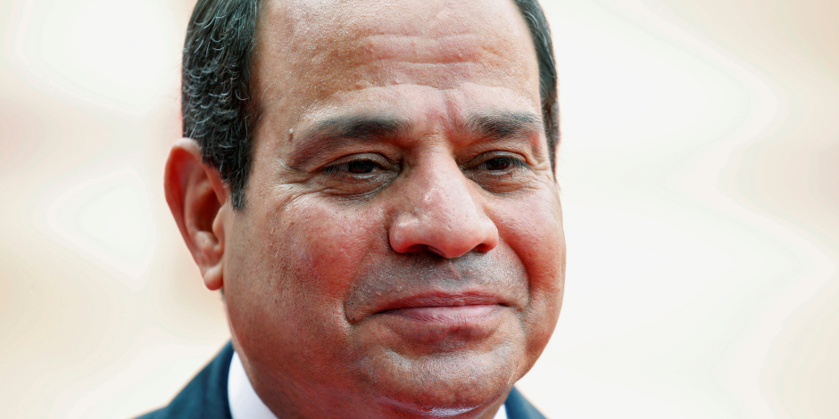 صاحبة دراسة الموظف المصري تطلب من الرئيس دعوتها لحضور مؤتمر الشباب (صور)