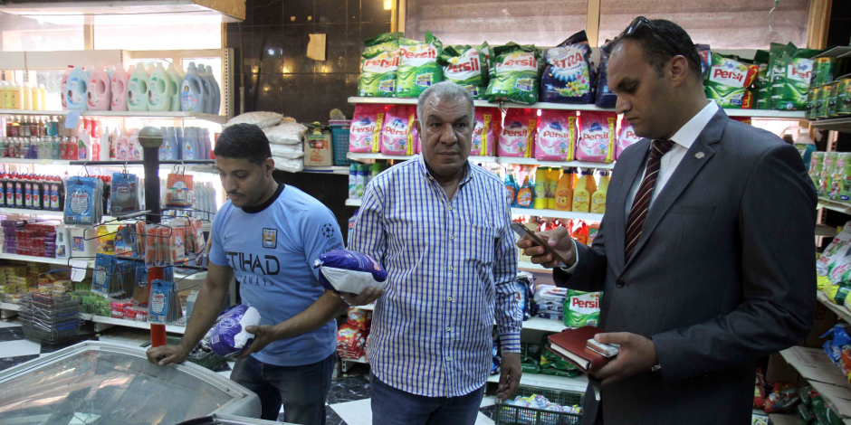 قافلة لبيع السلع الغذائية بالدرب الأحمر لمواجهة غلاء الأسعار