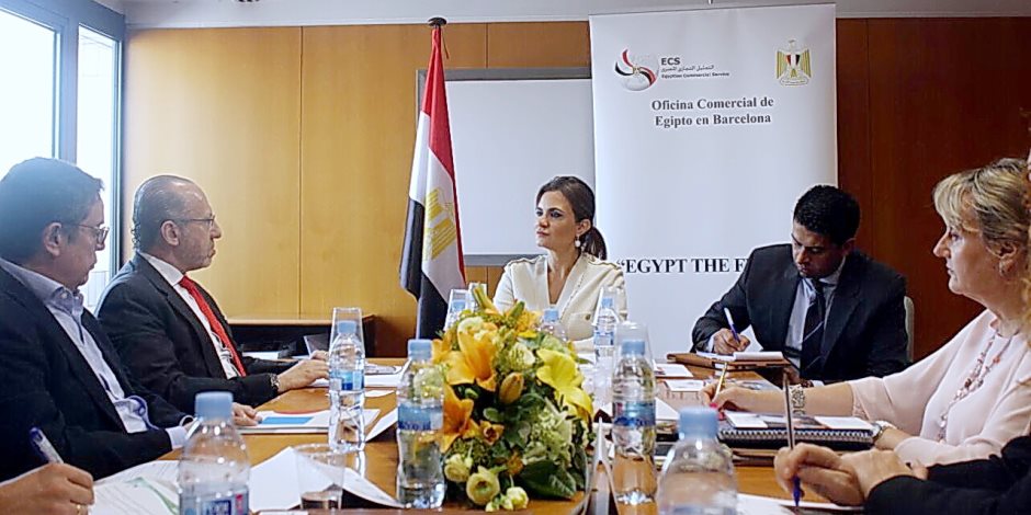 بدء لقاء سحر نصر وكبريات الشركات الاسبانية في برشلونة 