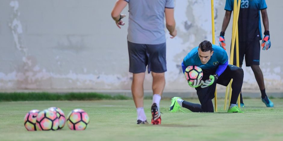 شاهد.. الحضري يشارك في أول تدريب له مع التعاون السعودي (صور)