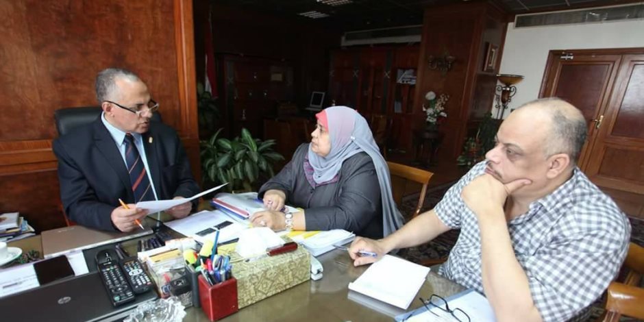 وزير الرى يستعرض مشروعات الوزارة مع رئيس قطاع التخطيط