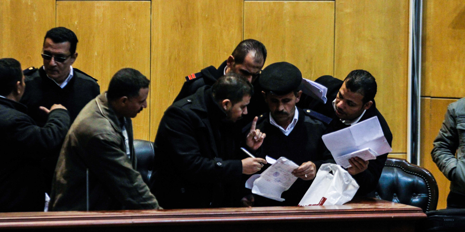 تأجيل الحكم في إعادة محاكمة خطيب مسجد باقتحام قسم التبين