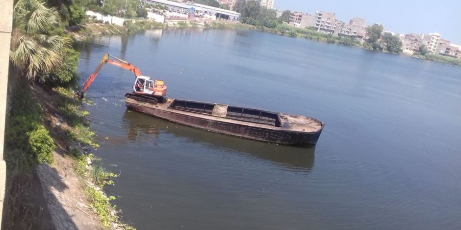 في أزمة تعثر السفن النيلية.. رئيس قطاع توزيع مياه النيل: لن نصرف أكثر من احتياجتنا