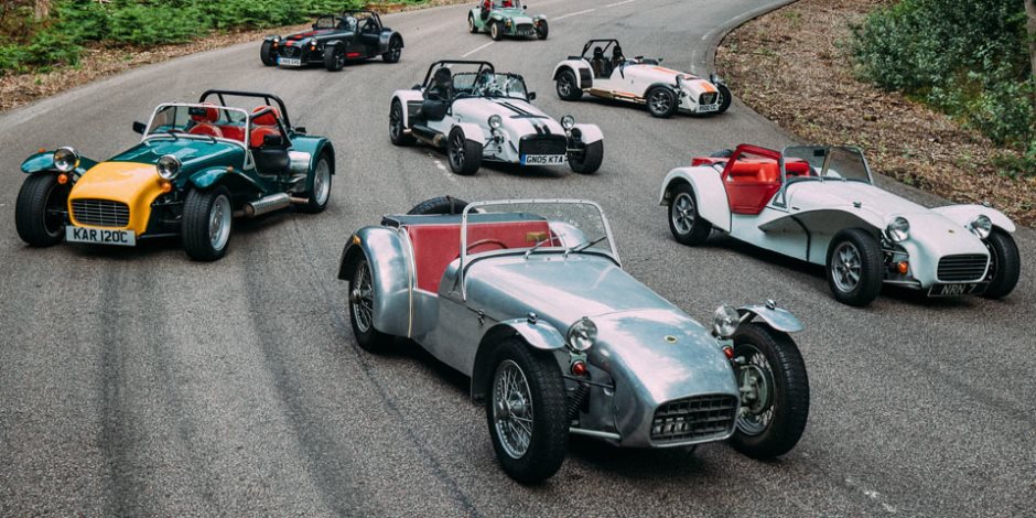 أكبر تجمع لسيارات كاترهام سفن في بريطانيا