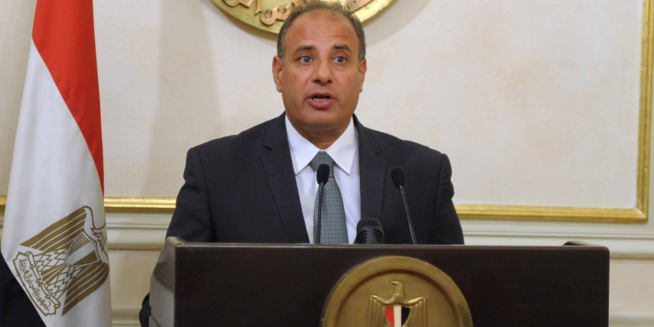 محافظ الإسكندرية يتابع حالة المصاب في حادث كوبري ستانلي