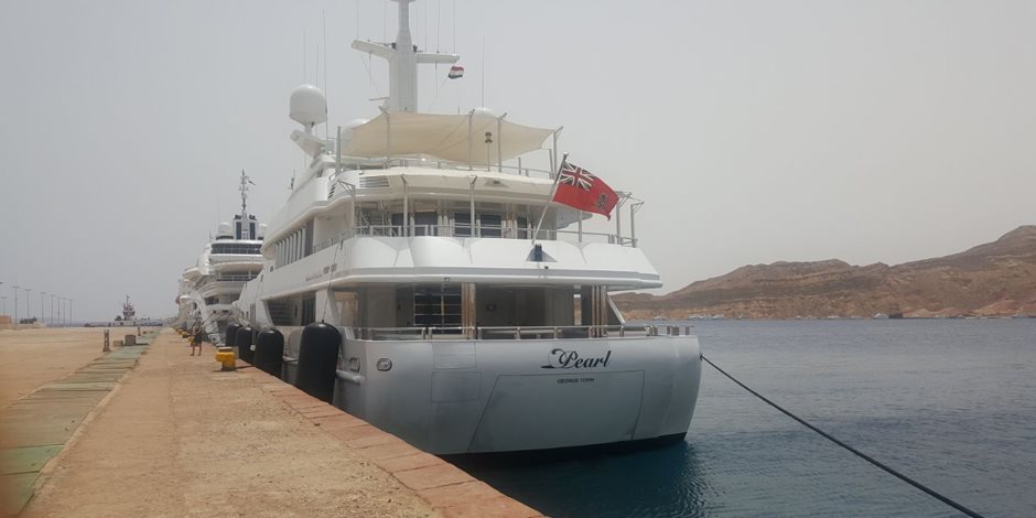بعد تحسن الأحوال الجوية.. إعادة فتح ميناء شرم الشيخ البحرى واستئناف الحركة الملاحية