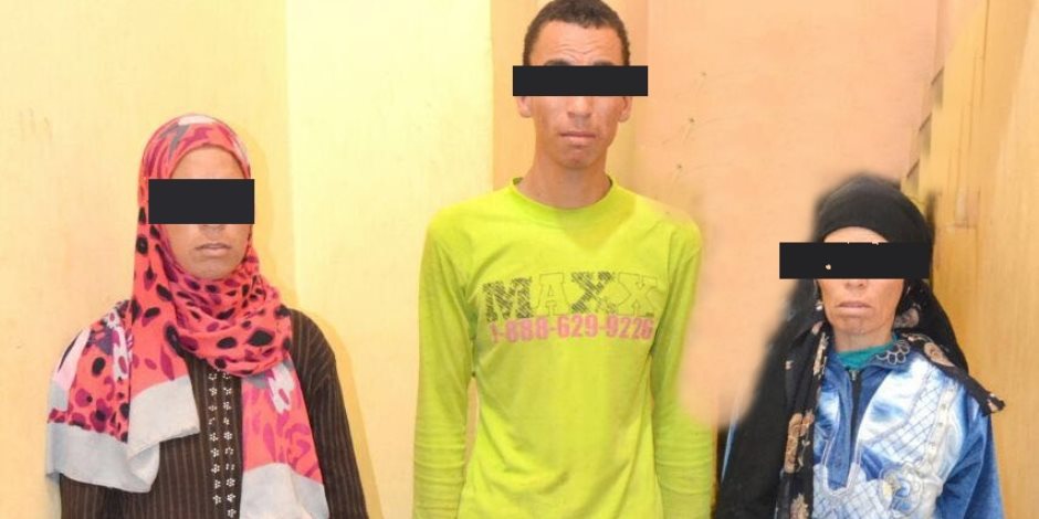 «اللي أوله نكد أخره موت».. مقتل أب على يد أبنائه وزوجته في مشاجرة «اللي أوله نكد أخره موت».. مقتل أب على يد أبنائه وزوجته في مشاجرة