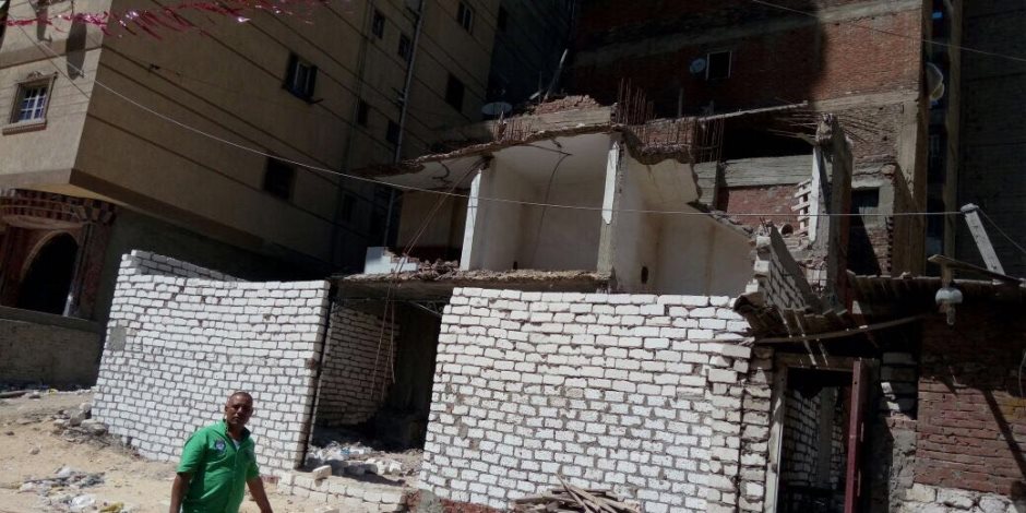 أحياء الإسكندرية تكثف حملاتها للقضاء على البناء المخالف (صور)