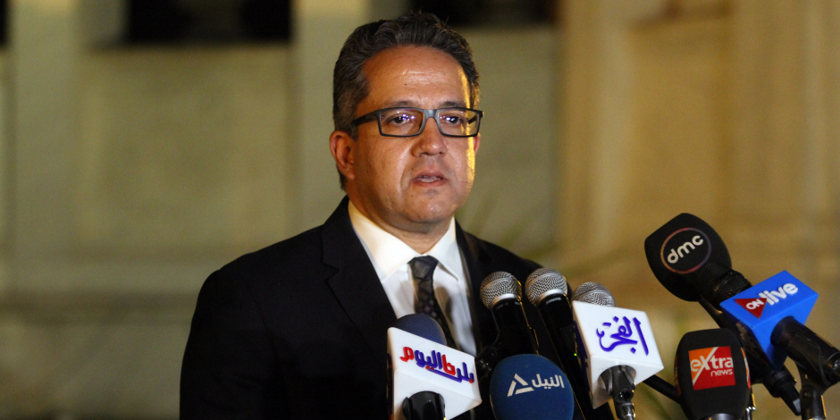 وزير الآثار يكشف سبب عدم استعادة مصر لحجر رشيد