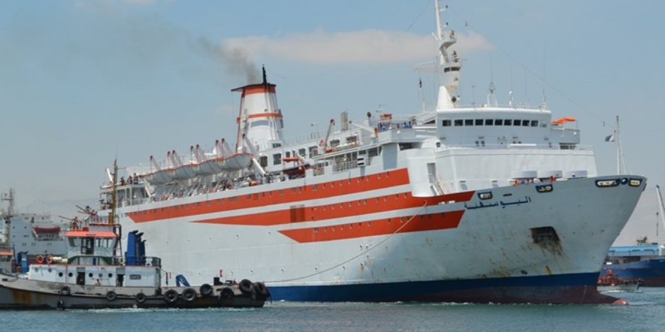 4 آلاف طن «علف مواشي» تغادر  بور توفيق إلى ميناء العقبة