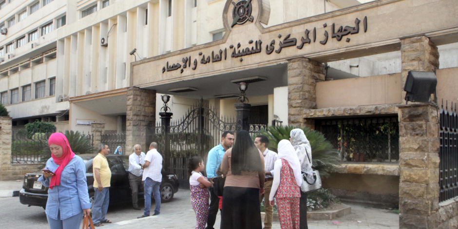 الإيد البطّالة «قلّت».. 10 أرقام وافية عن البطالة وقوة العمل في مصر (انفوجراف)