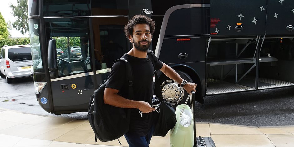 محمد صلاح يتجه إلى هونج كونج برفقة ليفربول (صور)