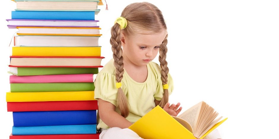 ورشة عمل لمراجعة دليل تحسين مهارات القراءة والكتابة للأطفال