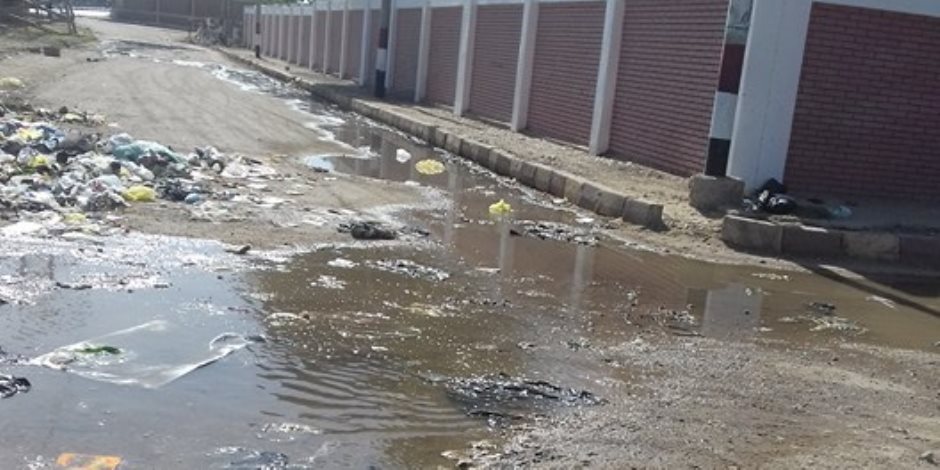 تكليف من وزارة الري لأخذ عينات مياه من محطة صرف بلانة بأسوان (صور)