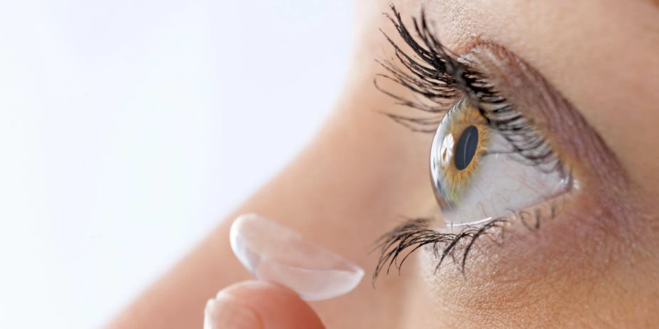 تراقب ضغط العين.. تفاصيل العدسات اللاصقة التي تعطي أدوية الجلوكوما