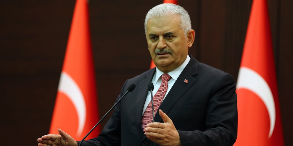 "فساد وشركات أموال خفية".. أحزاب تطالب بإقالة رئيس وزراء تركيا