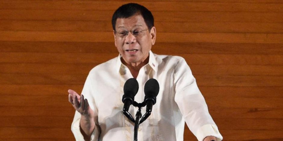 الرئيس الفلبينى يدعو منظمة حقوقية دولية لفتح مكتب فى بلاده لمكافحة المخدرات